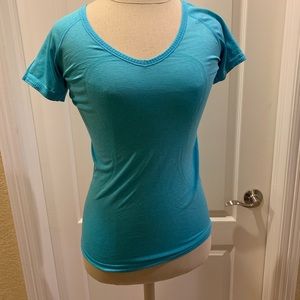 Swiftly Tech V neck Short Sleeve Tee